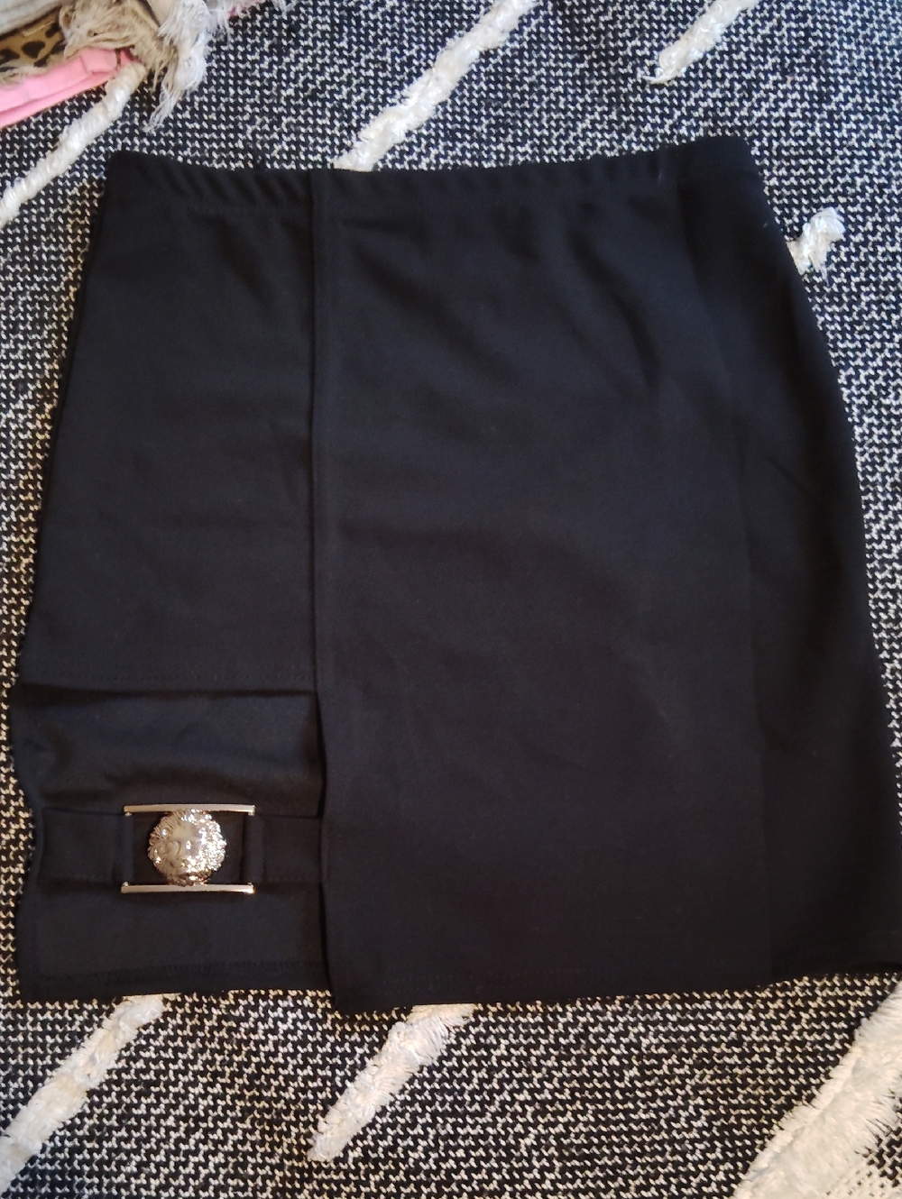 PrettyLittleThing Black Pencil Mini Skirt  Versace Buckle Peek A Boo Leg HOT 4